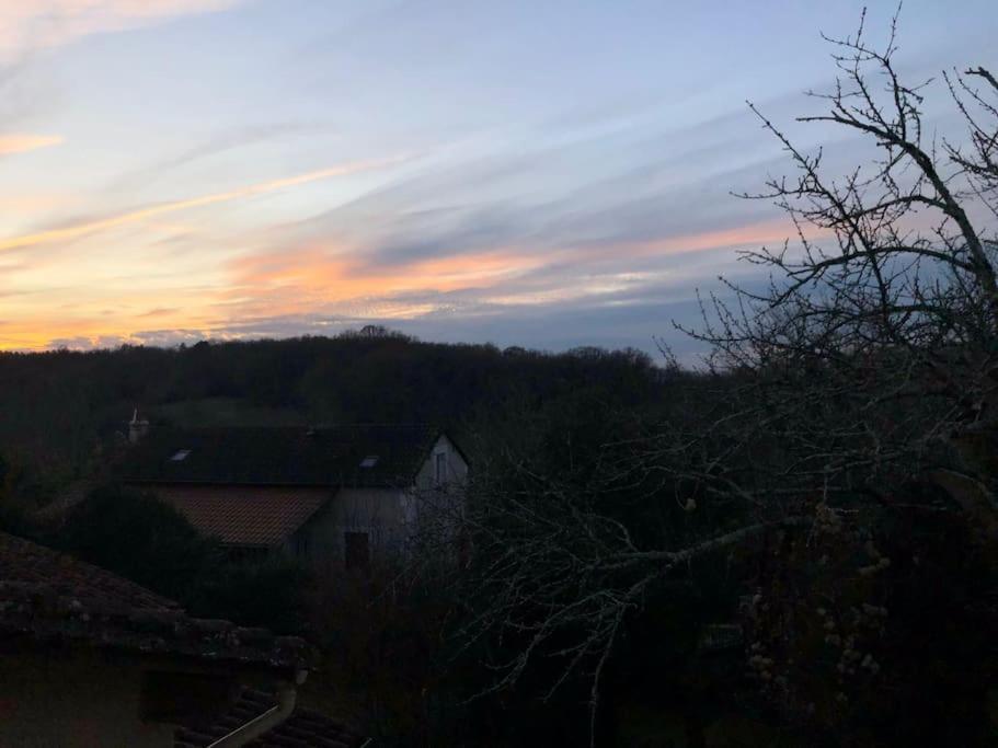 Charmant Gite En Perigord Vert Douchapt ภายนอก รูปภาพ